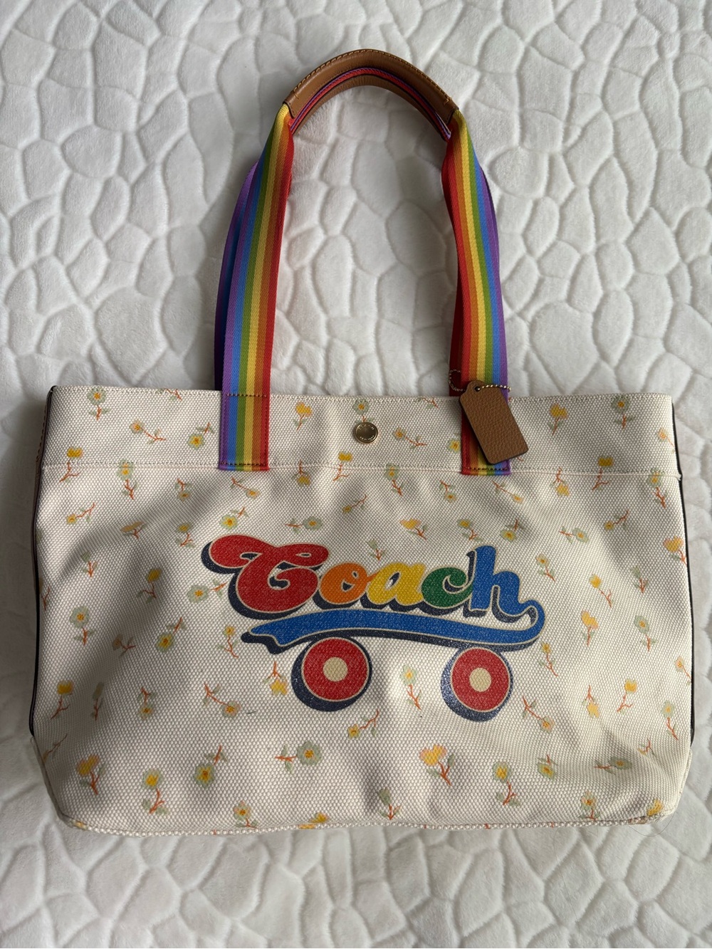 Coach Tote With Rainbow Roller Skate Graphic C4099 Pride Collection - Picture 12 of 15